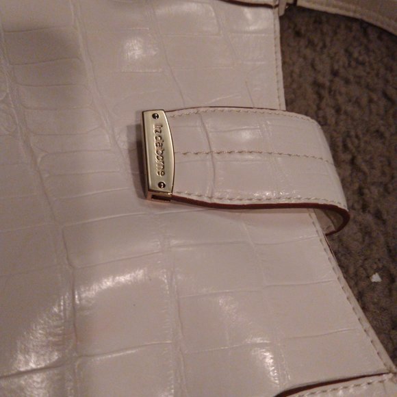 BRAND NEW LIZ CLAIRBORNE WHITE FAUX LEATHER PURSE - Picture 2 of 9